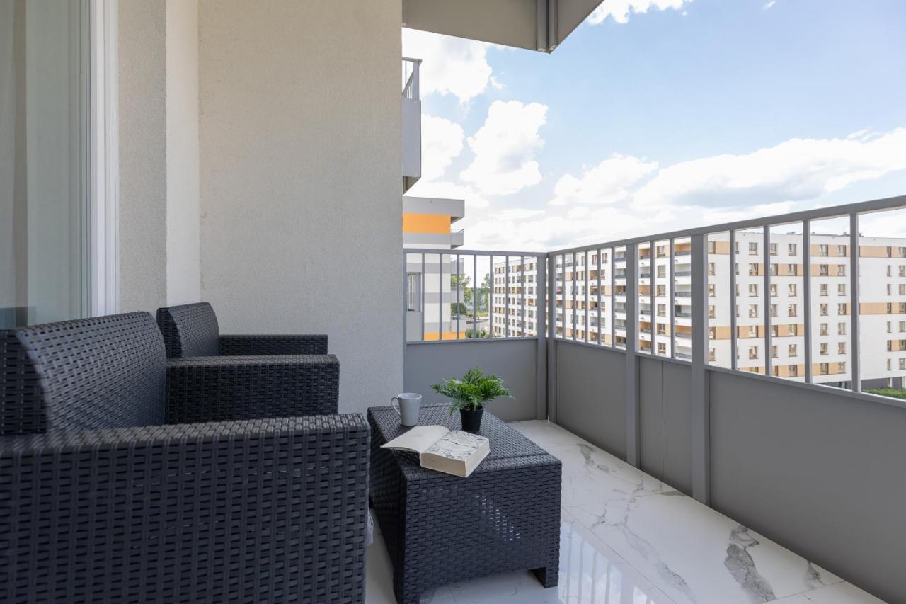 Elegant Apartments With Balcony & Parking Warsaw By Noclegi Renters Exterior foto