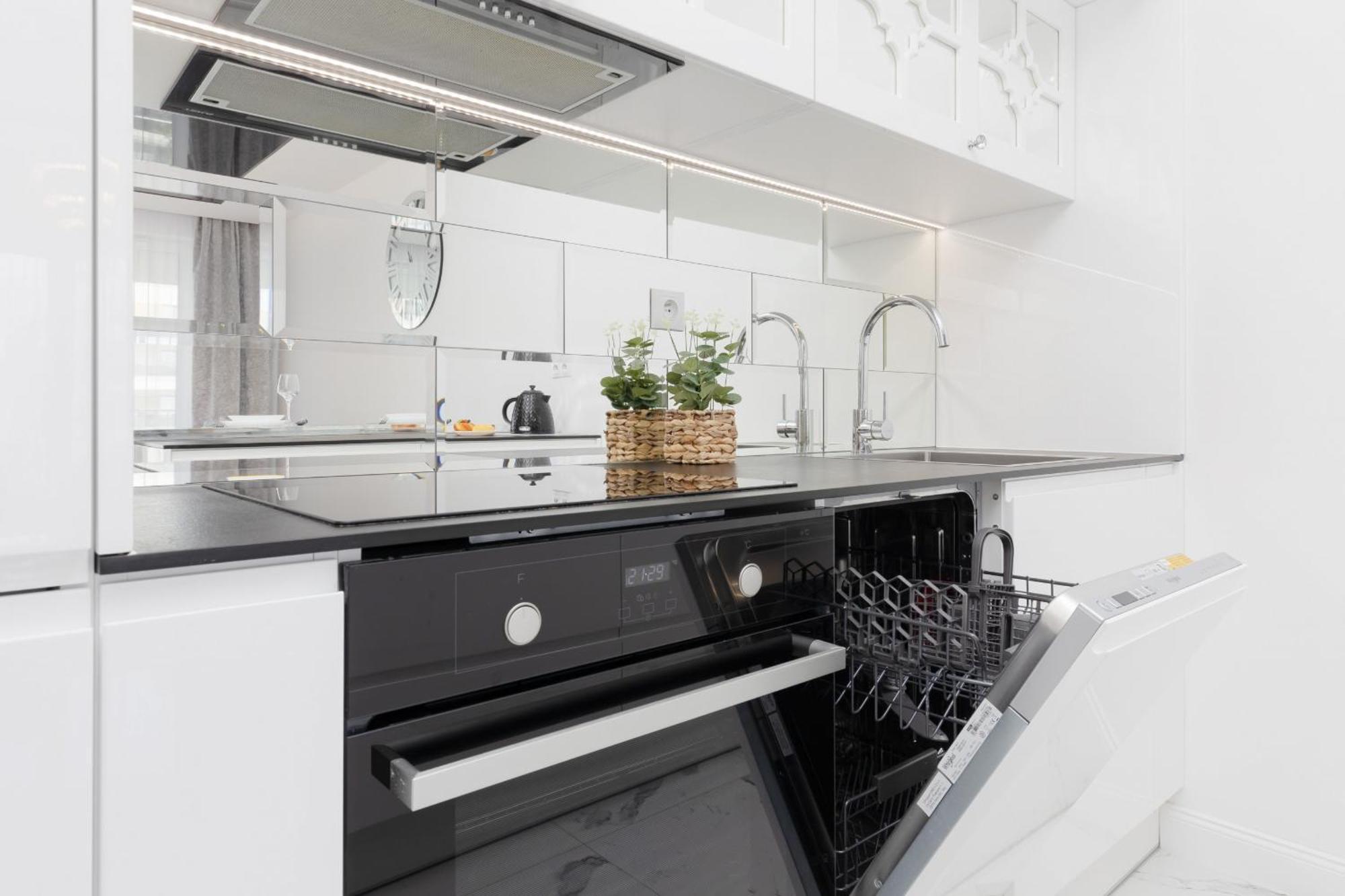 Elegant Apartments With Balcony & Parking Warsaw By Noclegi Renters Exterior foto